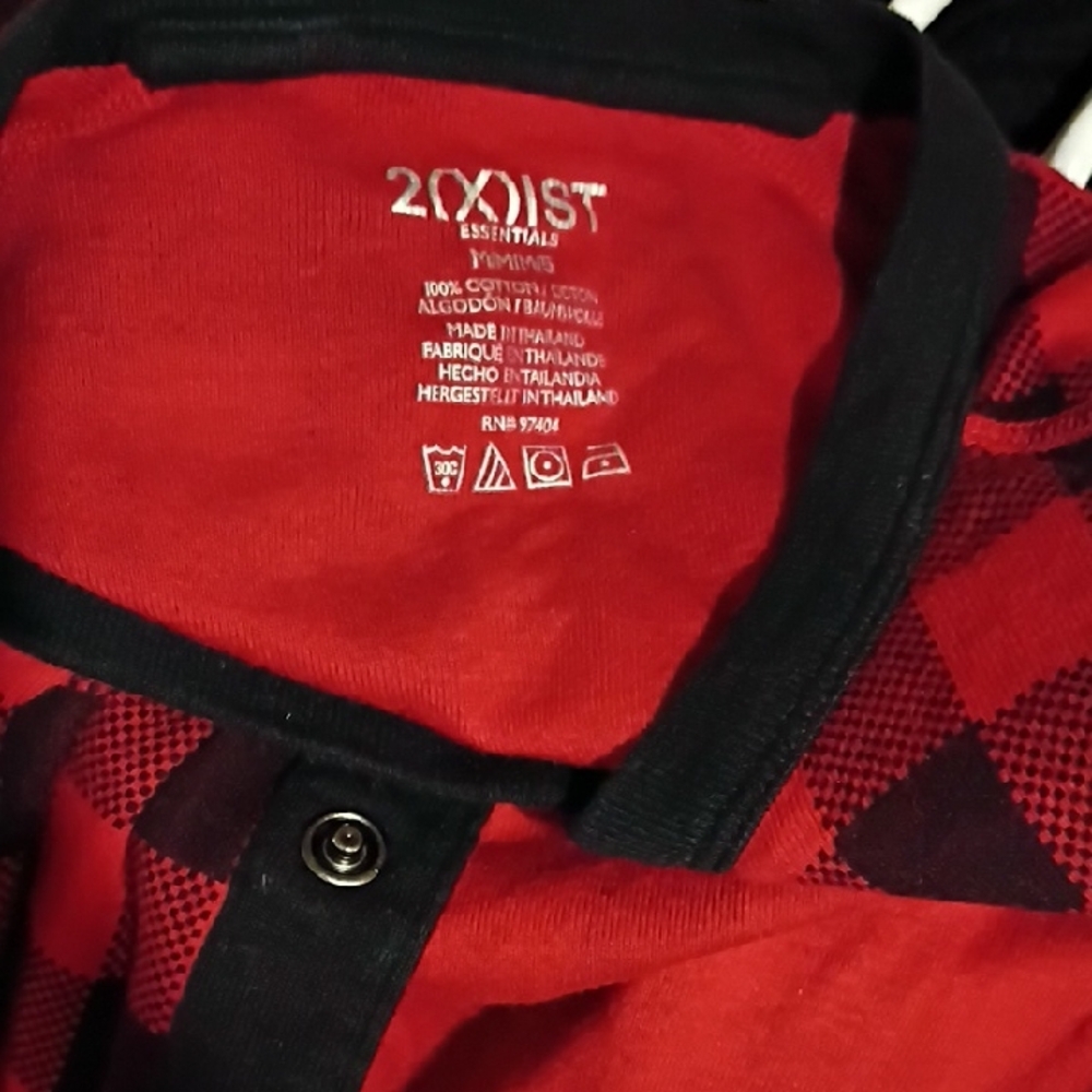 2xist Men's Red and Black Plaid Shirt